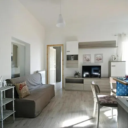 Apartment With Side Sea View In Ladispoli
